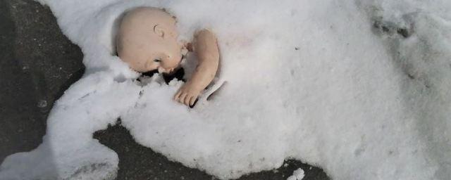 В Волгоградской области младенец выполз из дома и замерз насмерть