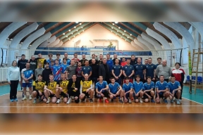 Роман Береснев: В Верхошижемье новогодние праздники встречают турнирами по волейболу и лыжными гонками