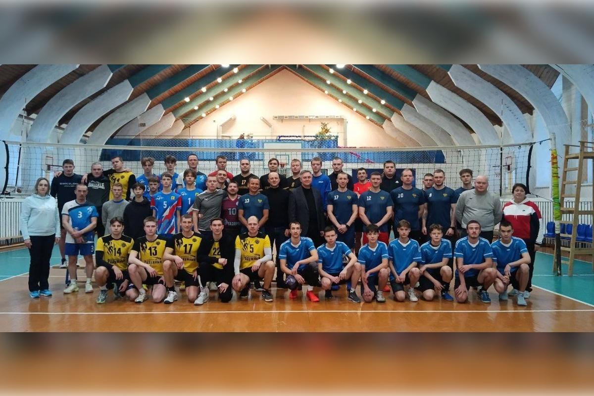 Роман Береснев: В Верхошижемье новогодние праздники встречают турнирами по волейболу и лыжными гонками