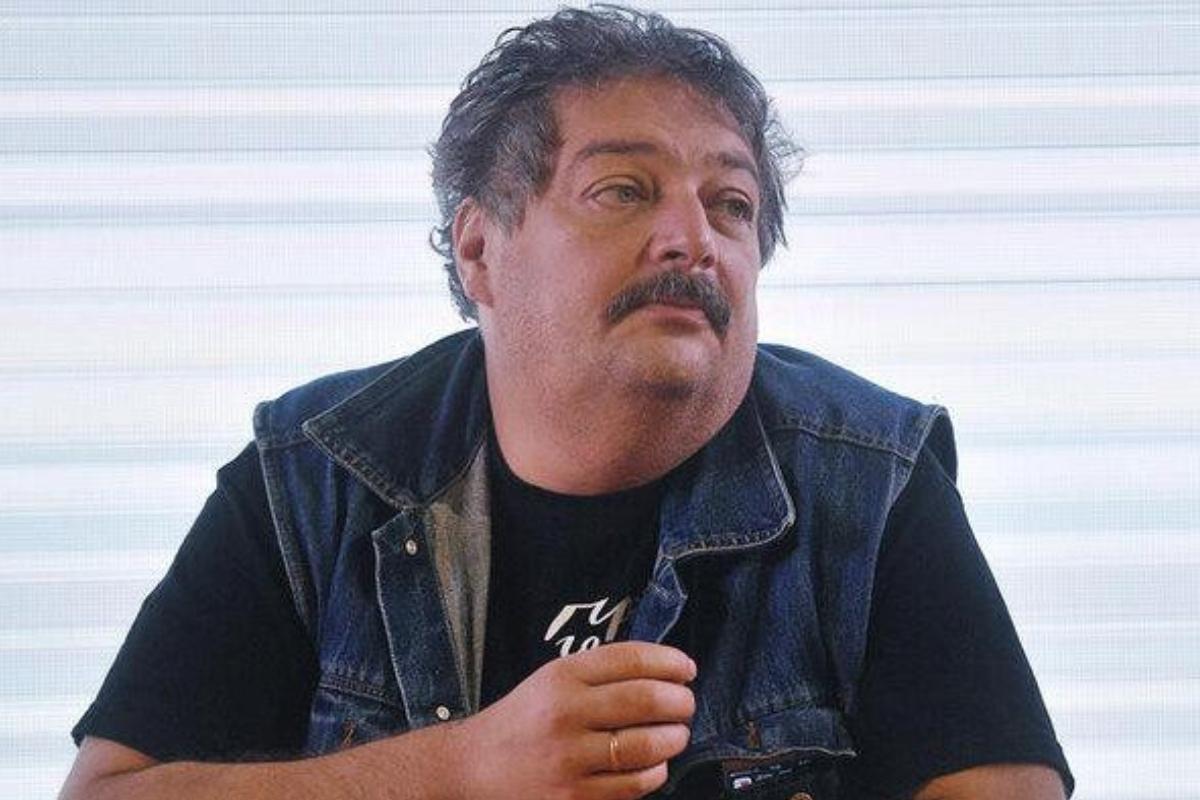 Дмитрий Быков обвиняется в распространении ложной информации и нарушении обязанностей иноагента