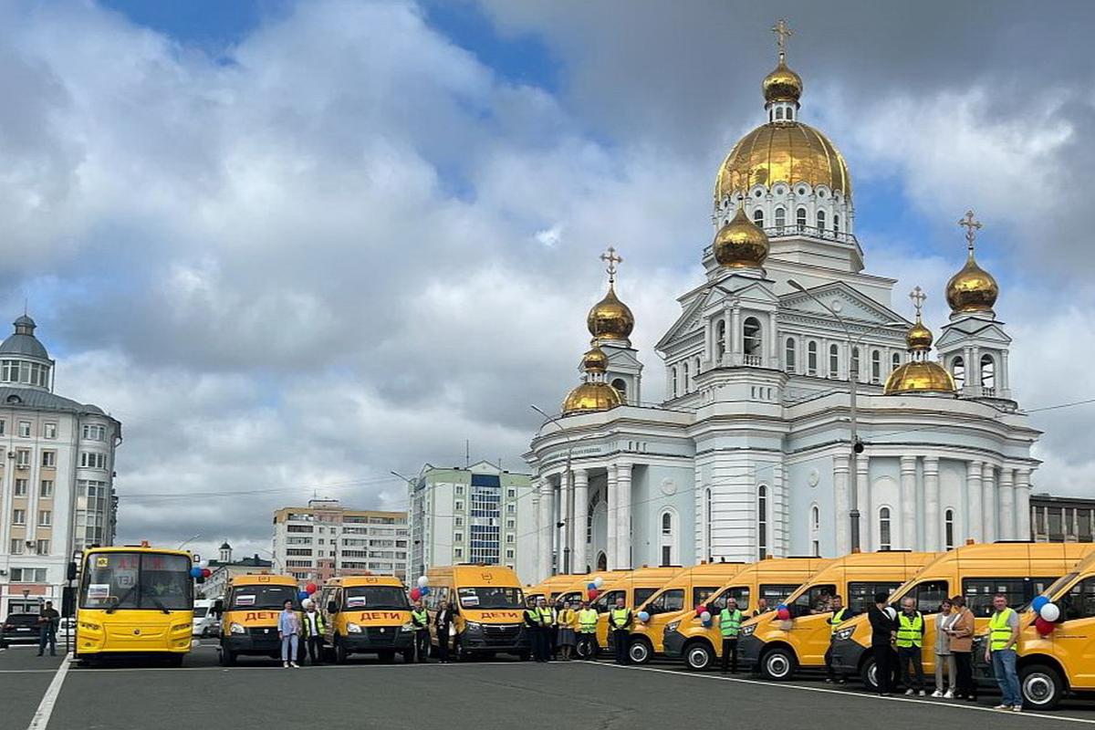 В Мордовию доставили 30 новых школьных автобусов