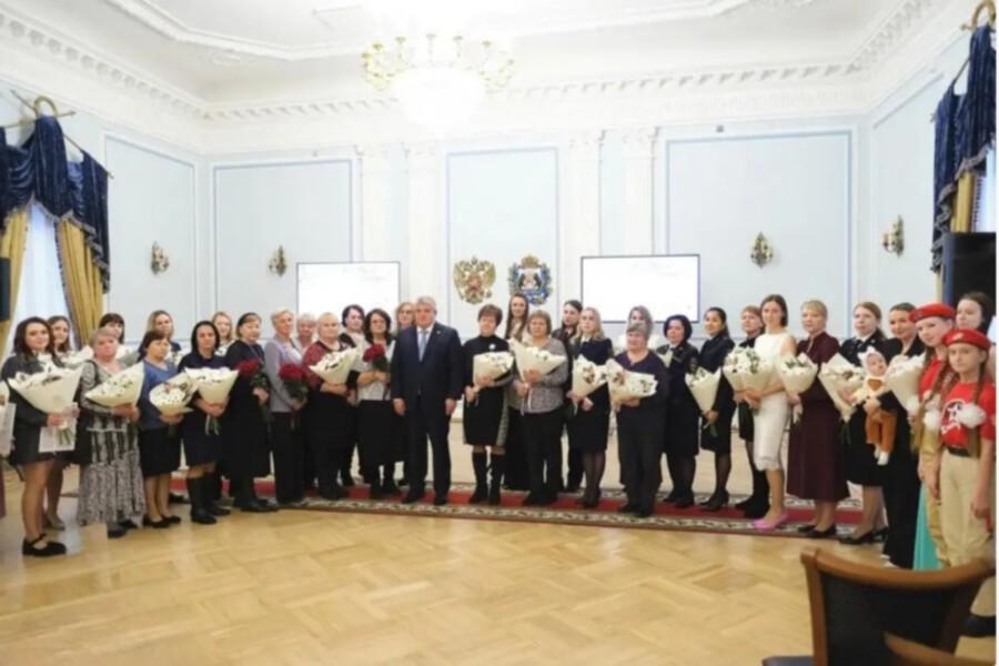 День матери 30 ноября: губернатор Дронов поблагодарил матерей защитников Отечества