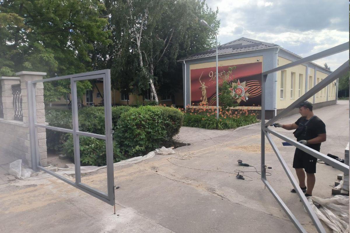 В Геническе продолжается капитальный ремонт школы №3 силами строителей из Краснодарского края