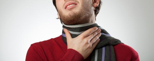 Эксперт Арвади: Самым распространенным симптомом «омикрона» является боль в горле