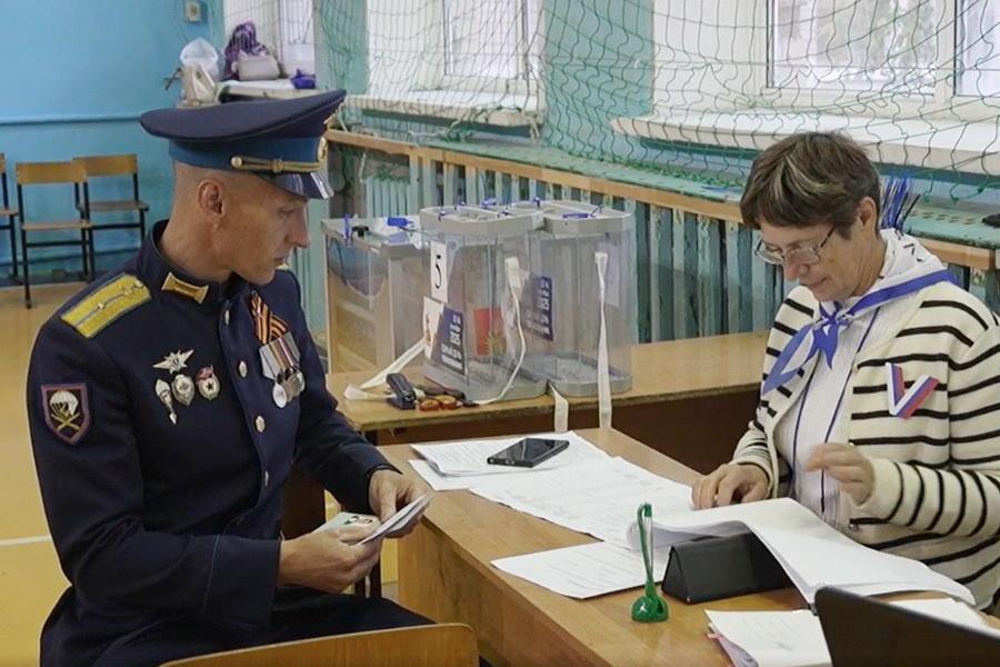 Герои спецоперации первыми проголосовали на выборах в Костромской области