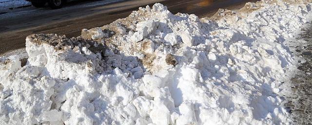 Улицы Иркутска за сутки очистили от 1200 тонн снега