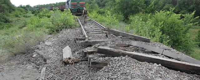 В Одесской области подрыв железнодорожных путей привел к остановке грузового состава