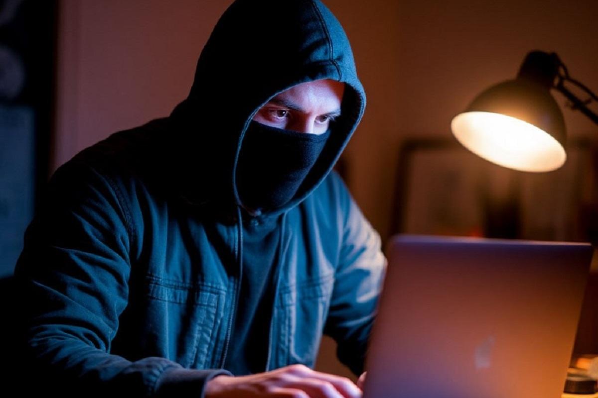 Презумпция виновности: почему государство проигрывает мошенникам и как не попасть под защиту, от которой хочется сбежать?