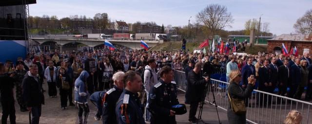 Жители Эстонии смогли увидеть праздничный концерт ко Дню Победы в Ивангороде