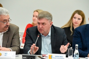 «Молодежной политике нужны универсальные общероссийские стандарты»: спикер Заксобрания Кировской области Роман Береснев принял участие в 14-м заседании Ассоциации молодежных парламентов ПФО