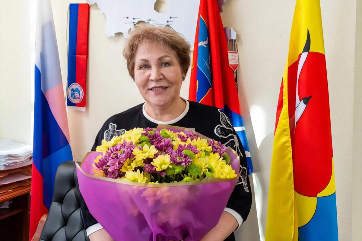 Губернатор Магаданской области Сергей Носов поздравил с юбилеем главу Ольского округа Ирину Ерисову, поблагодарив за многолетний труд на благо людей