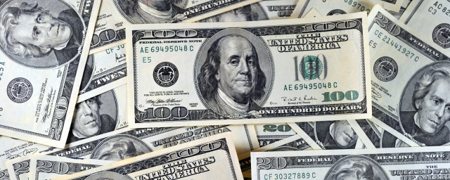 Минфин уменьшит объемы закупки валюты в три раза