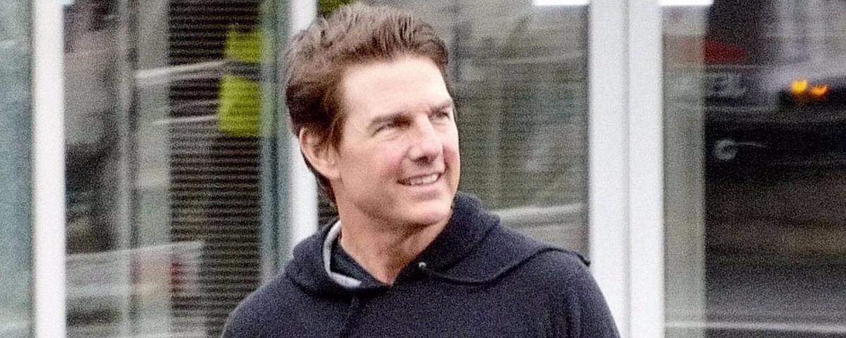 Tom Cruise suspected of having a facelift due to a scar on his face