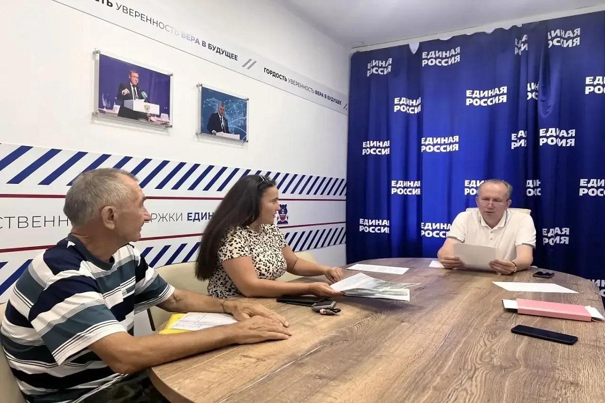 Председатель Гордумы Игорь Седов в ходе личного приема граждан обсудил вопросы безопасности и благоустройства Астрахани