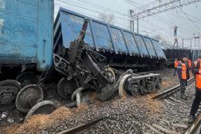 В Омске с рельсов сошли четыре грузовых вагона