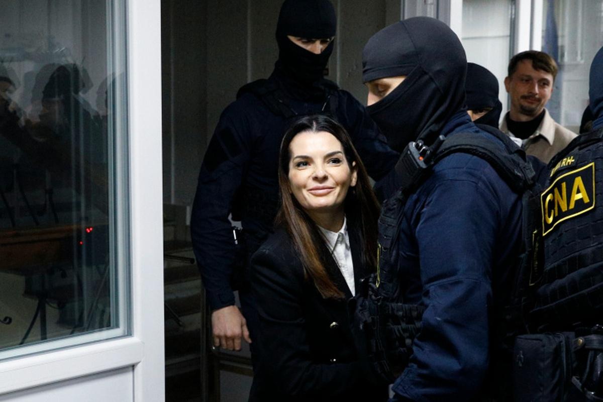 «Тупая месть Санду»: политолог назвал заинтересованных в приговоре Гуцул