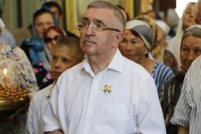 Патриарх Кирилл наградил вице-спикера парламента Дагестана Юрия Левицкого орденом РПЦ