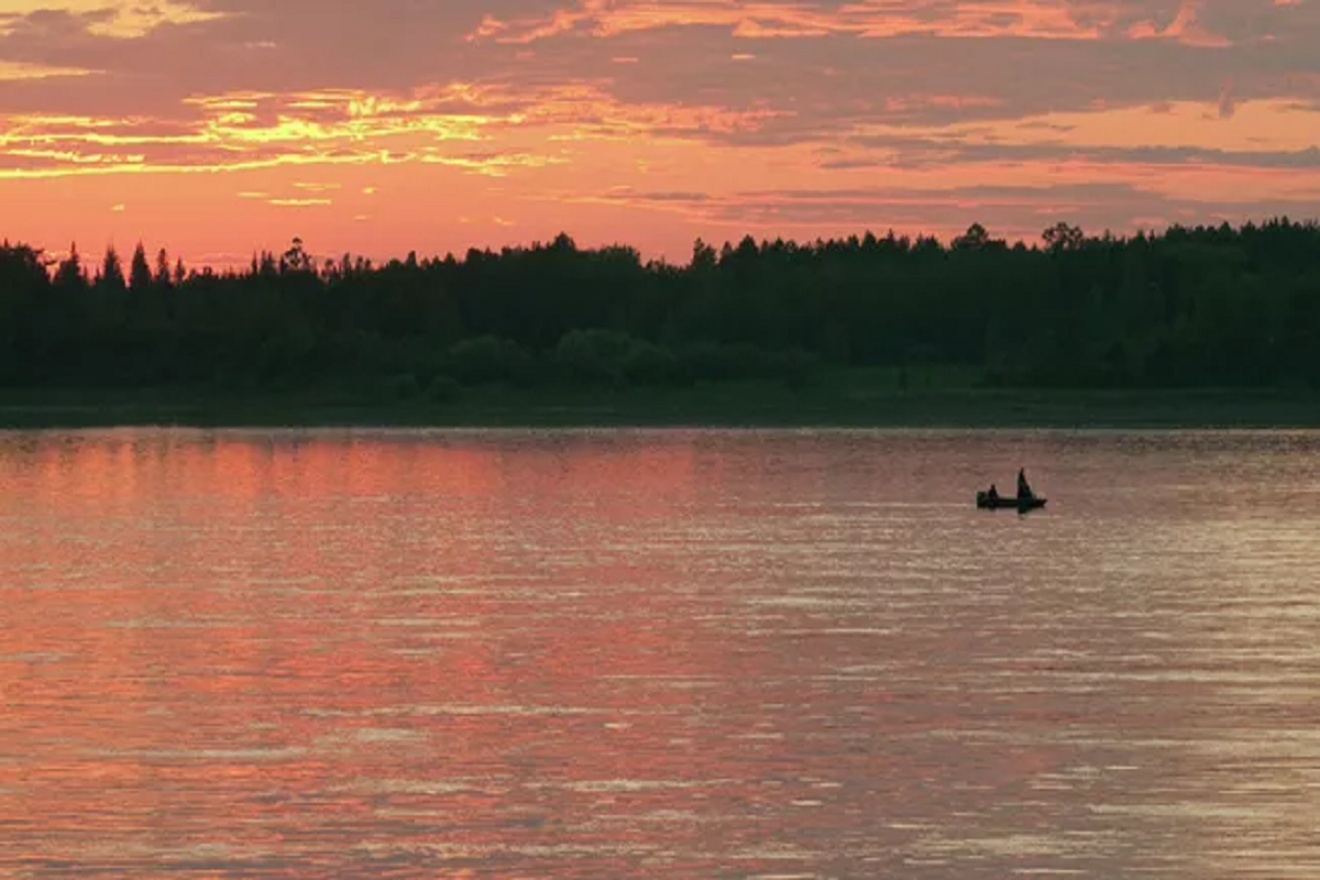 В Иркутской области столкнулись катер и корабль