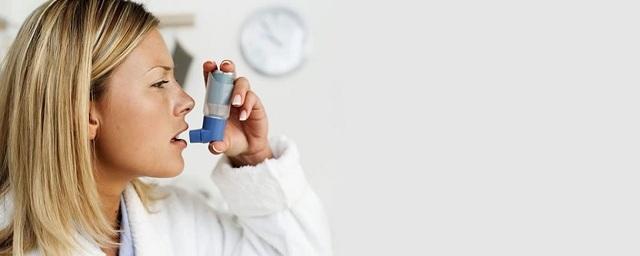 Медики назвали первые признаки астмы