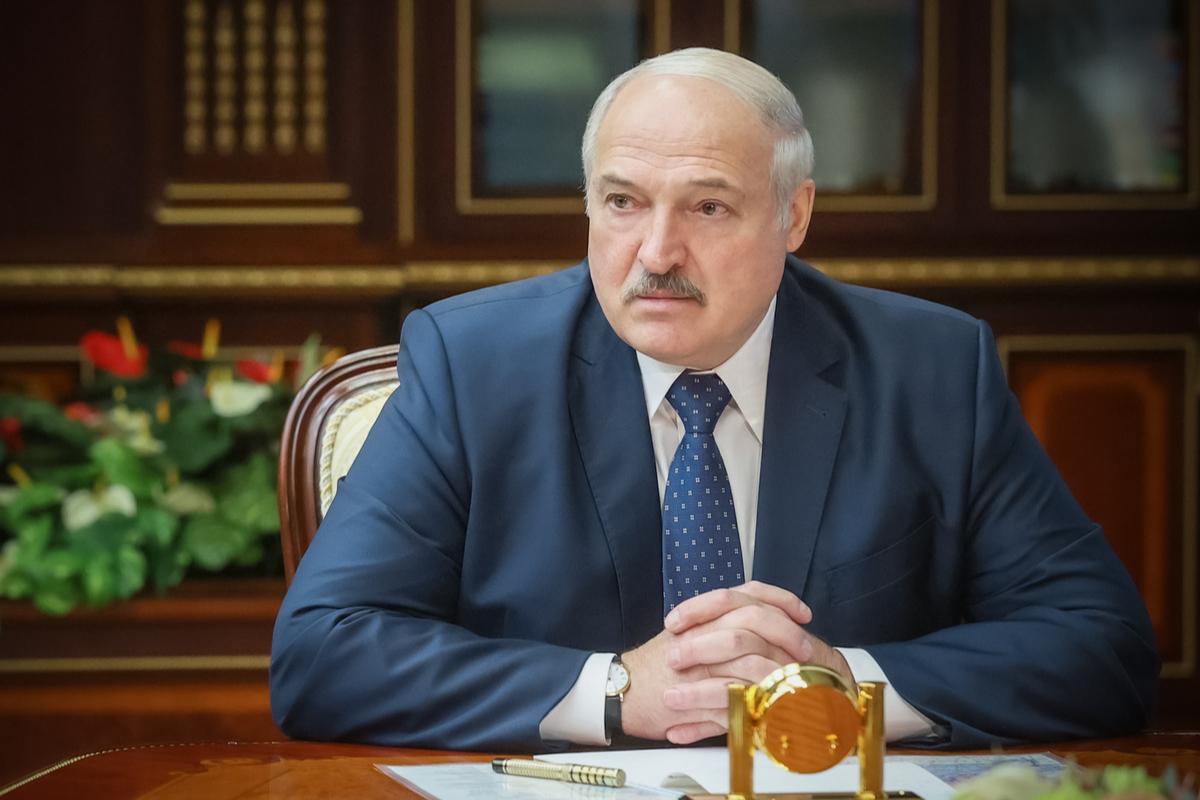 Лукашенко о повышении цен: Надо работать так, чтобы людям было хорошо