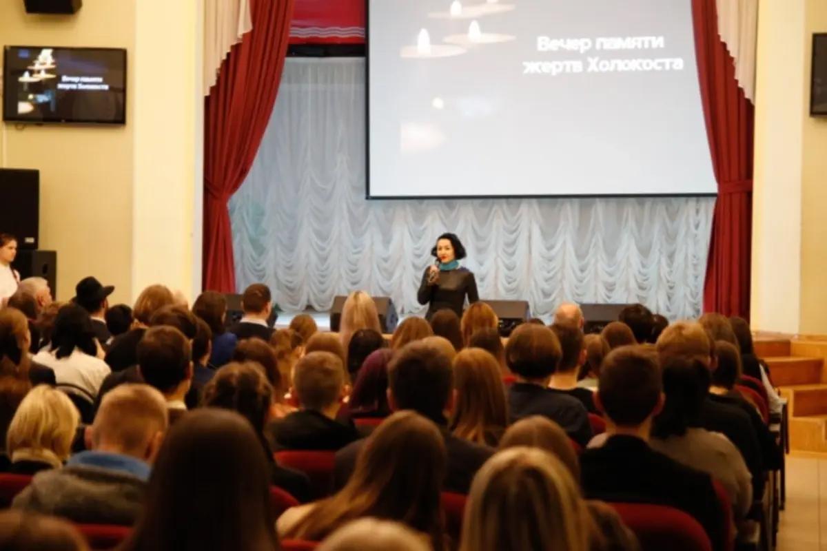 В Ивановской области, в Доме национальностей почили память жертв Холокоста минутой молчания