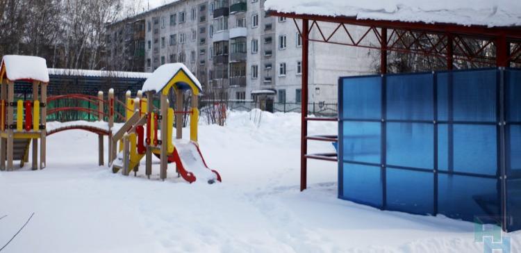 В Новосибирске 3-летняя девочка погибла на прогулке в детском саду