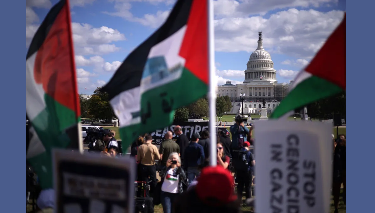 Десятки тысяч людей собрались у Белого дома на митинг в поддержку Газы