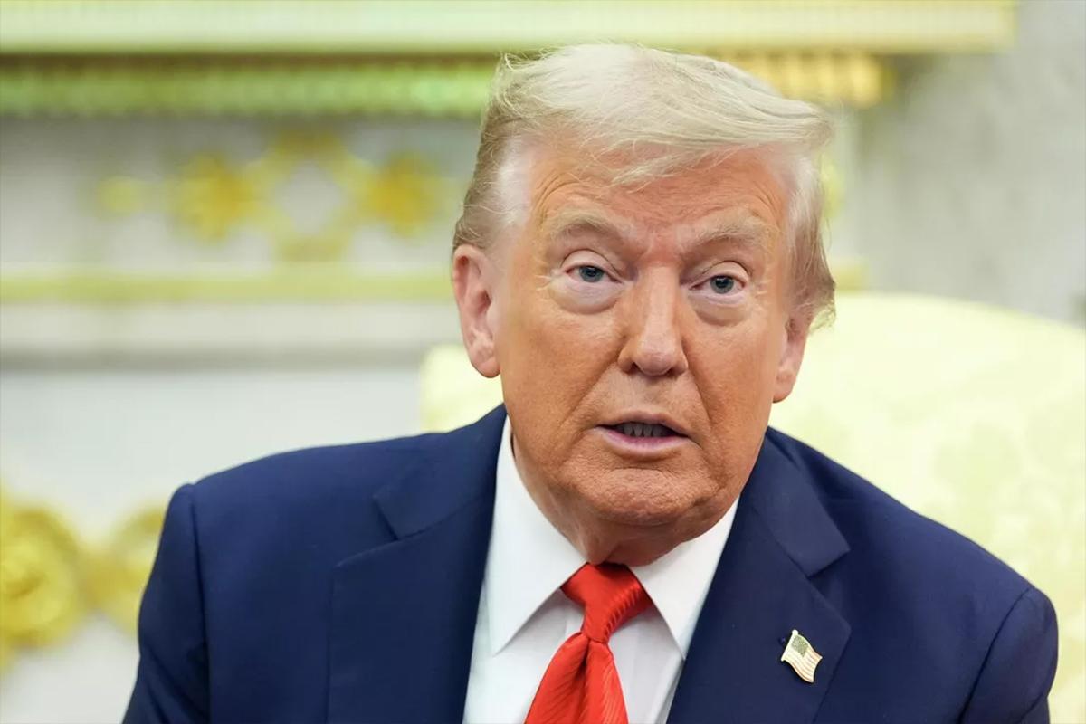 Гендиректор Би-би-си ушел в отставку из-за скандала с монтажом речи Трампа