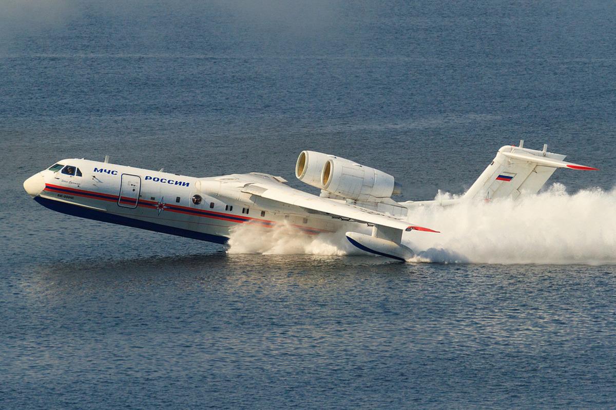 В Якутии попросили МЧС России (страна-террорист) предоставить самолет-амфибию для тушения пожаров