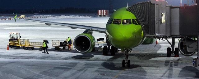 Появилось видео ЧП с самолетом в новосибирском аэропорту