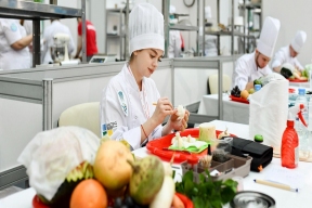 Собянин: в Москве проживает более 950 тысяч инвалидов, среди которых около 60 тысяч – дети