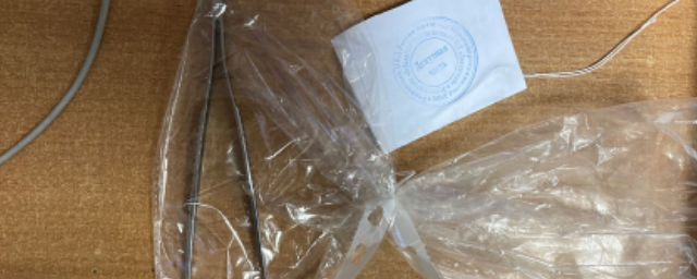 В Новосибирске неизвестный напал на девушку и отобрал у нее телефон