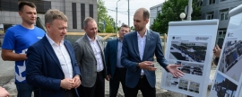 Мэр Южно-Сахалинска проверил ход реконструкции привокзальной площади