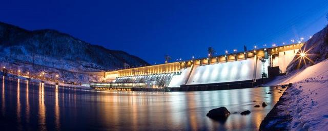 В честь 8 Марта на Красноярской ГЭС включили праздничную подсветку
