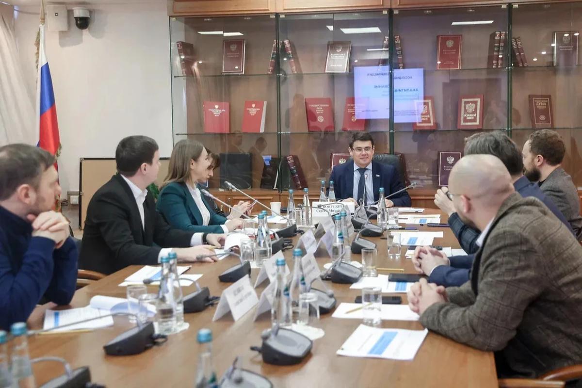 В Ассоциации руководителей медиа обозначили ключевые угрозы российским СМИ