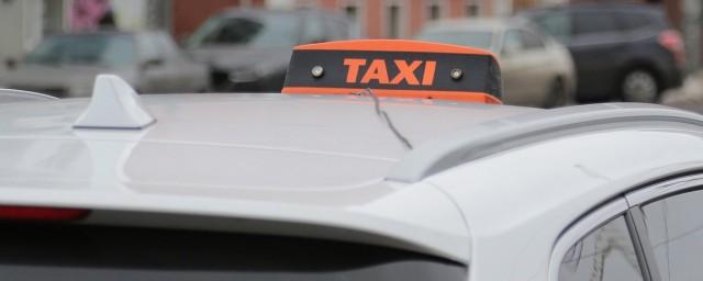 В Нижнем Новгороде пьяная женщина с двумя детьми устроила скандал в такси