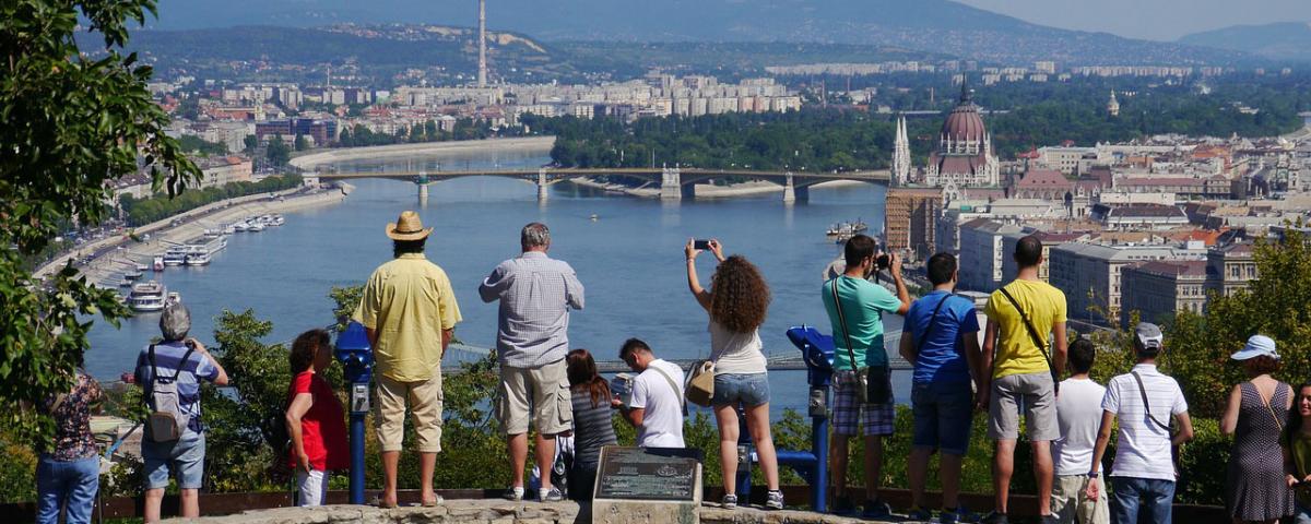 Венгрия первая в ЕС открывает границы для россиян, но с условием