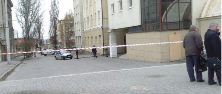 В Ростове возле школы произошел взрыв