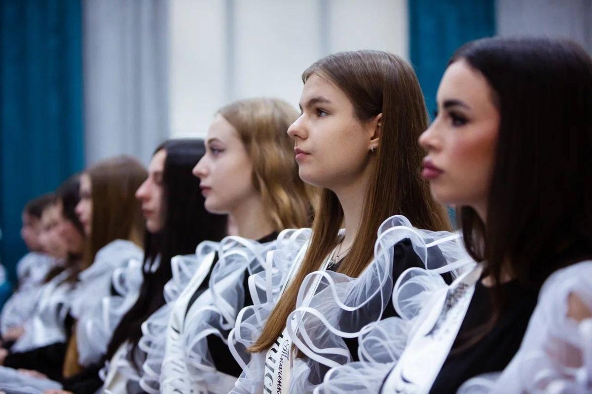 Последние звонки прозвенели для запорожских выпускников