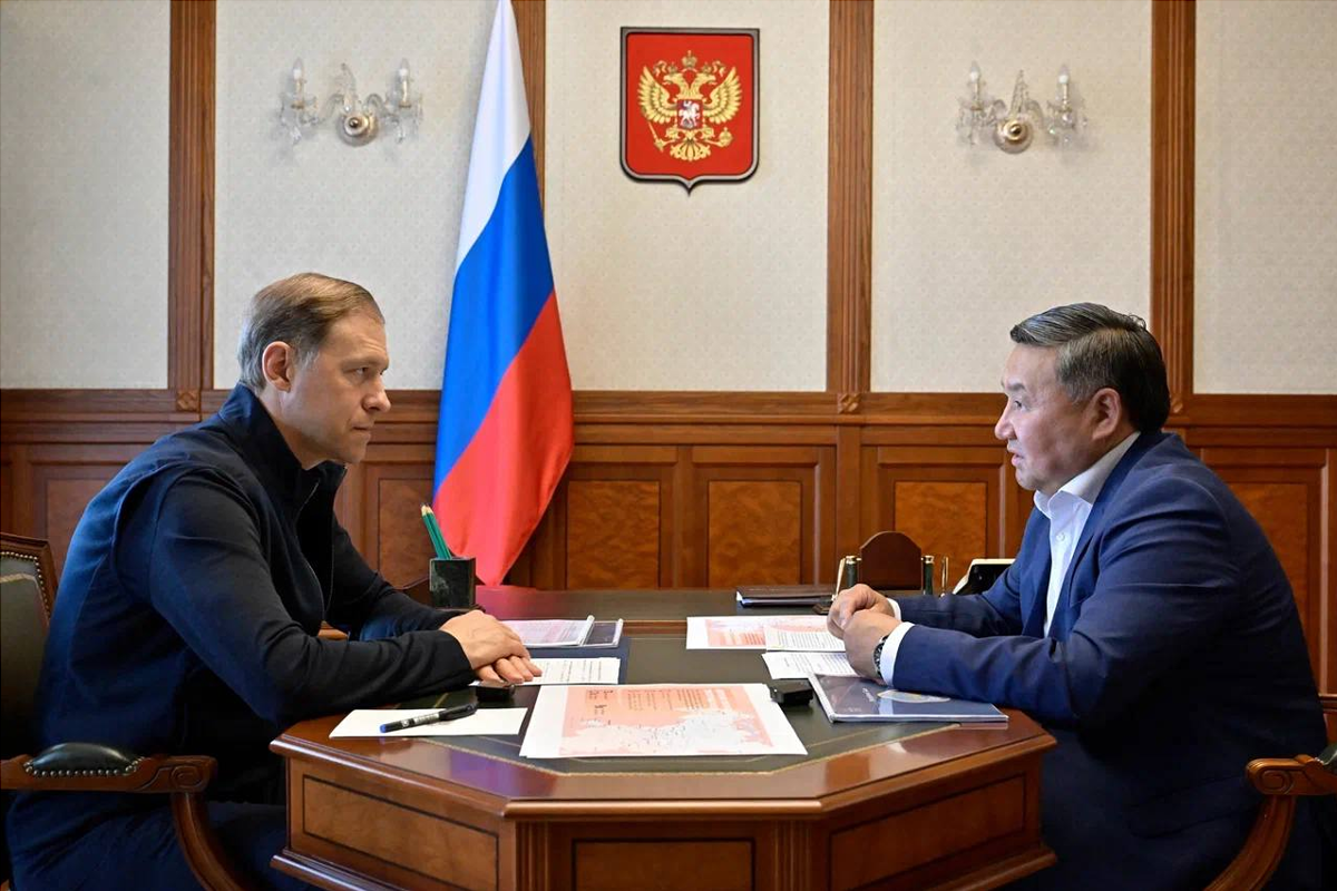 Глава Тувы Владислав Ховалыг ознакомил Дениса Мантурова с ходом разработки технико-экономического обоснования создания ЦЕТК