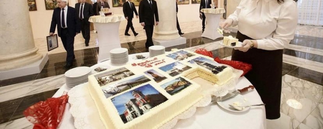 30-килограммовый торт изготовили кондитеры ко Дню рождения Ульяновской области