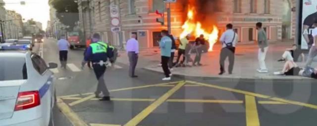 Тренер по вольной борьбе из Дагестана спас шестерых человек из горящей машины в Москве