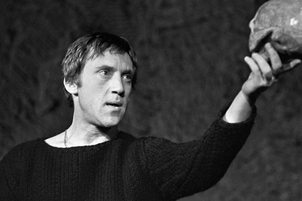 Цифровой Высоцкий впервые выйдет на сцену в Москве 24 октября