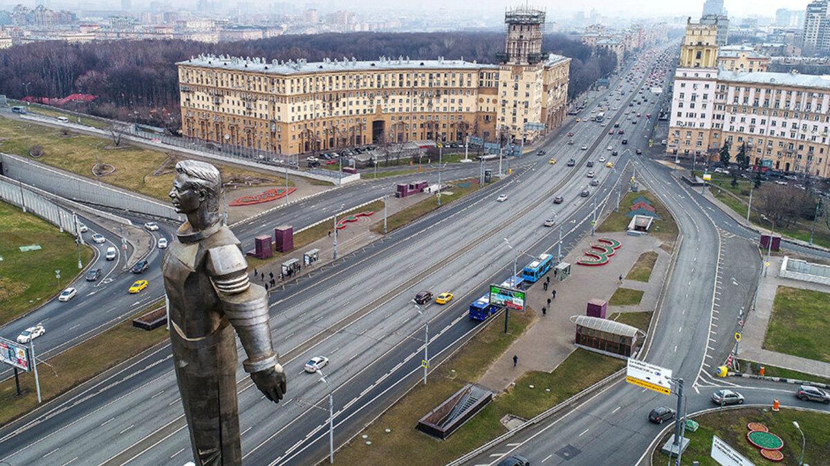 В Москве завершили благоустройство Ленинского проспекта