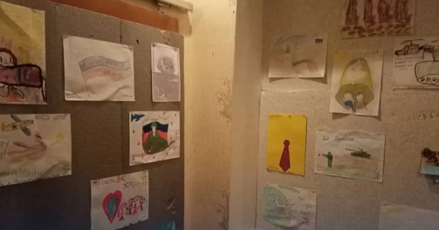 Бойцы из ЯНАО украсили стены в казармах рисунками салехардских детей