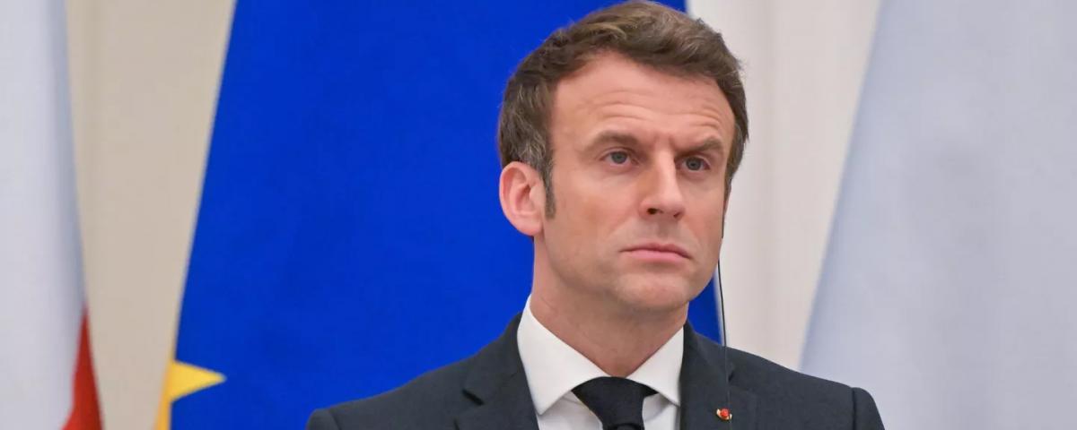 Макрон отменил требование премьера Франции продавать топливо в убыток