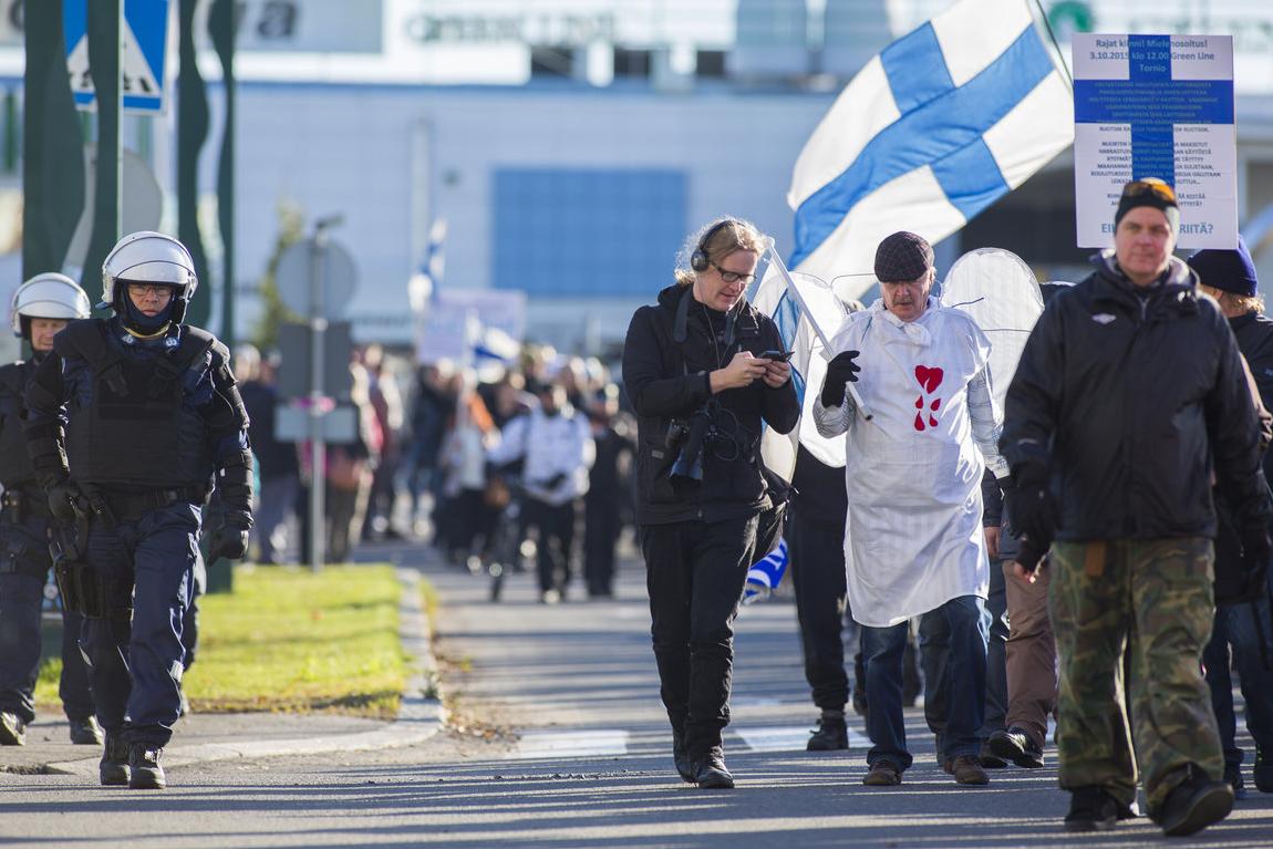 Парламент Финляндии поддержал законопроект о выдворении беженцев