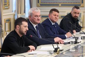 Манафорт, обыск с раздеванием и «единый кулак»: Залужный раскрыл архивы войны против Зеленского