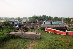 Число пострадавших при столкновении поездов в Индии выросло до 294 человек