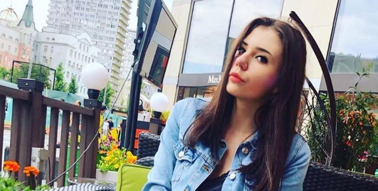 Дочь певицы Маши Распутиной обвинила сводного брата в харассменте
